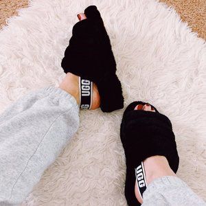 UGG Women's Black Fluff Slide Size 7